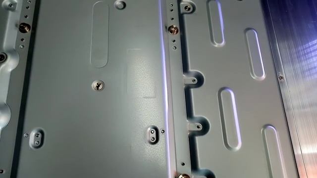 Телевизор LG 32LM580T темное изображения. смотреть онлайн