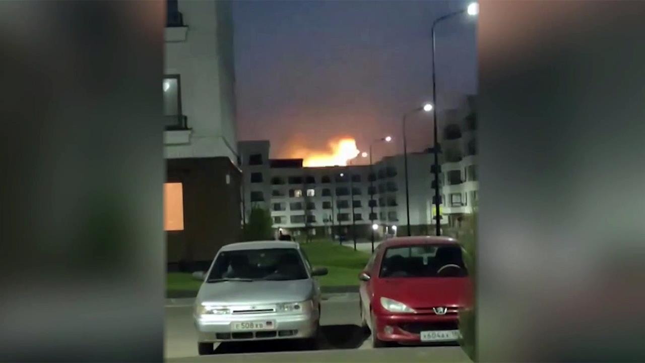 Украинские боевики ударили по району старого аэропорта в юго-западной части Мариуполя