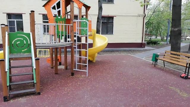 Детская площадка, во дворе. смотреть онлайн