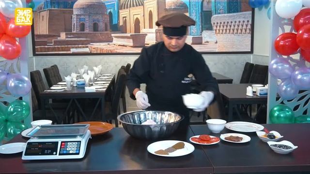 Самая большая самбуса в 5 килограмм в таджикском тандыре. Смотрите, как ее сделали смотреть онлайн