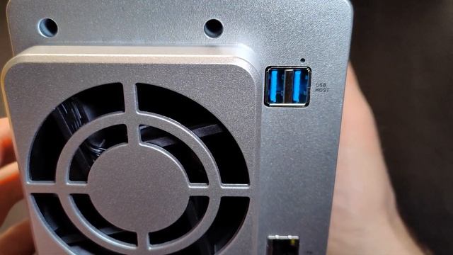 Распаковка и первый взгляд на NAS-сервер TerraMaster F2-210 смотреть онлайн