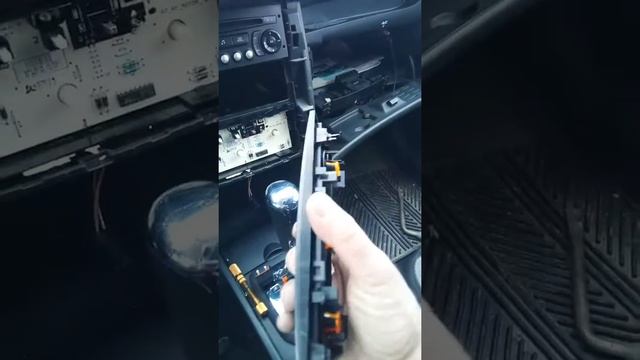 Замена лампы подсветки отопителья Peugeot-207 ( пежо-207 ). смотреть онлайн