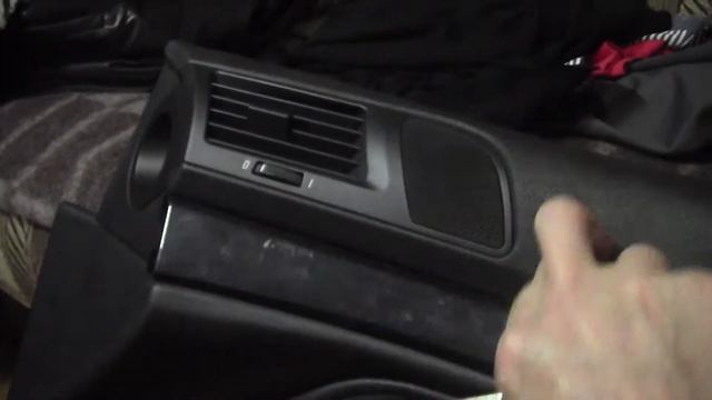 BMW 5 серии E39  Накладка на карте двери , дерево . Как снять что бы не сломалась ? смотреть онлайн