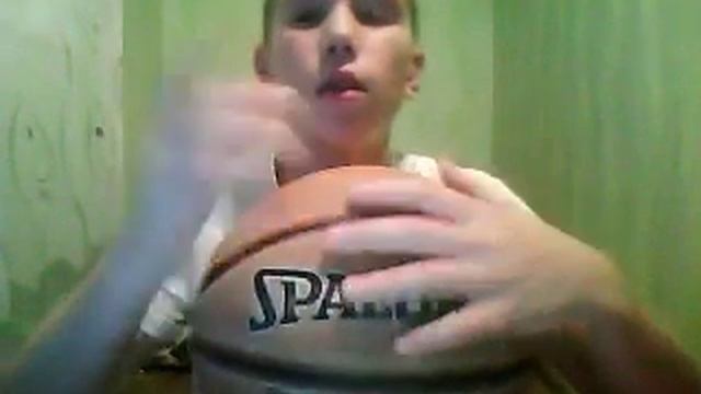 Как крутить мяч на пальце смотреть онлайн
