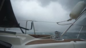 Плавание в свежую и штормовую погоду - Бора в Черногории - Летающие кранцы