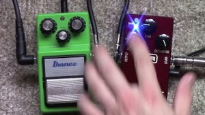 Ibanez TS 9 Tube Screamer vs MXR Custom Badass 78 Distortion Pedal Shootout