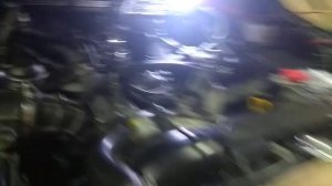 Стравливаем воздух с топливной Delphi, меняем топливные шланги и фильтра.