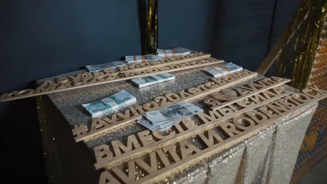 Золотые Зеркальные люди в Москве от Go show
