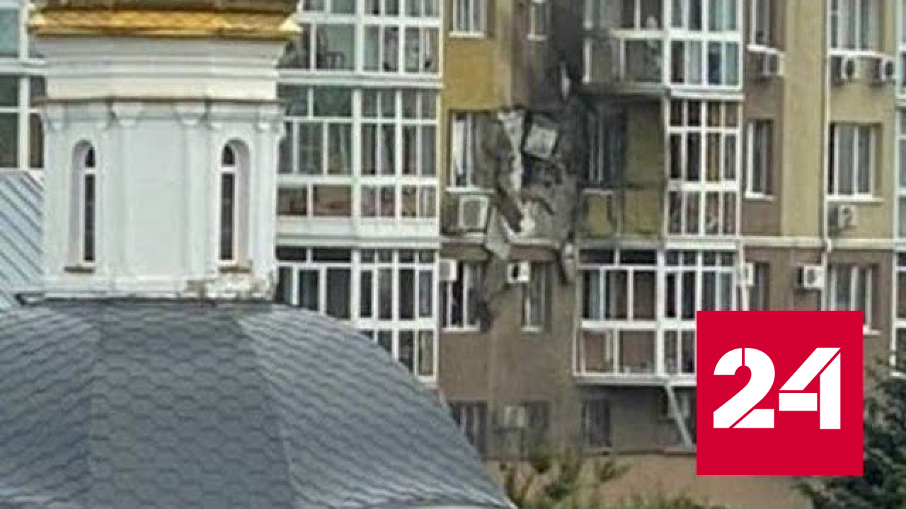 беспилотник врезался в жилой дом. дом разбомбили в воронеже. обрушение зданий. беспилотник врезался в жилой дом. многоэтажные жилые дома.