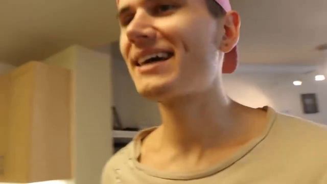 СКОЛЬКО ОН ЗАРАБАТЫВАЕТ | ПЕРЕВОД @NastyaJackson8 смотреть онлайн