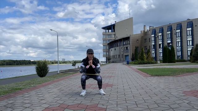 УПРАЖНЕНИЯ НА ЯГОДИЦЫ С ФИТНЕС-РЕЗИНКОЙ | ТВОИ ЯГОДИЦЫ БУДУТ ГОРЕТЬ ?