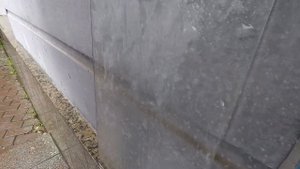 Как быстро очистить стекло от наледи. Размораживатель стекол  AXIOM