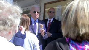 Biden enjoys ice cream cone in Ohio