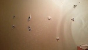 соседи делают ремонт перфоратором