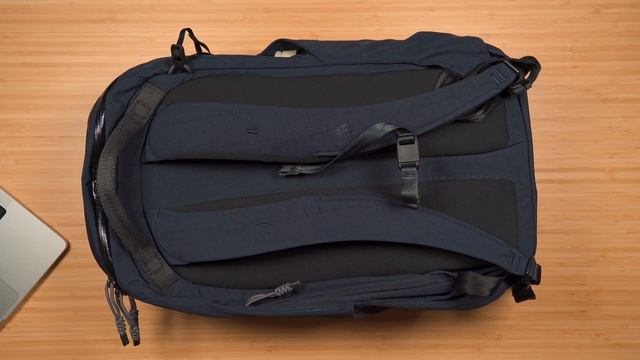 Обзор рюкзака для города и активного отдыха Bellroy Venture Ready Pack смотреть онлайн