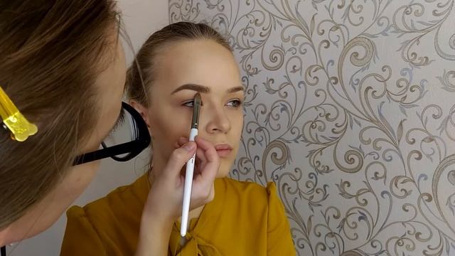 Видео урок. Цветной макияж.