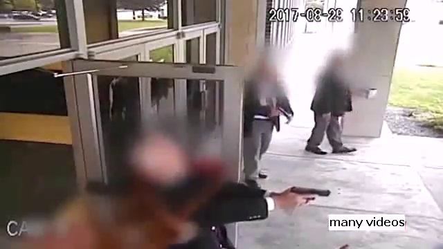 Мужик пришел в суд с бейсбольной битой. смотреть онлайн