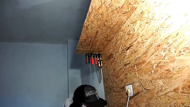 Пацан сам обустроил свой гараж смотреть онлайн