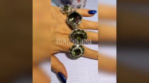 Как камень Султанит меняет цвета в зависимости от освещения