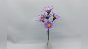 Сделай САМ _ Как сделать цветы ромашки из атласной ленты _ Цветы из атласной ленты Легко