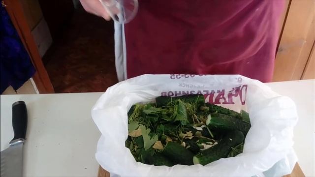 БЫСТРЫЕ МАЛОСОЛЬНЫЕ ОГУРЦЫ! Хит летнего сезона! смотреть онлайн