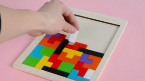 Деревянный тетрис — развивающая игрушка для маленьких детей