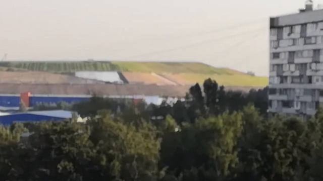 Полигон Кучино. 30.08.2020г. г.о.Балашиха, микрорайон Кучино. Вонь. Зелёный холм.