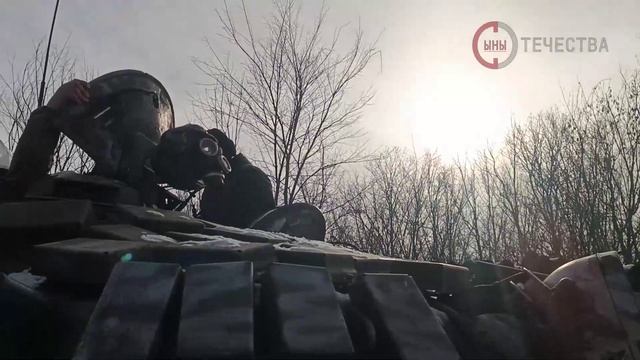 Наши танкисты разбираются с украинскими боевиками под Белогоровкой смотреть онлайн