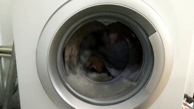 Стиральная машина узкая ELECTROLUX EWM 1044 SEU смотреть онлайн