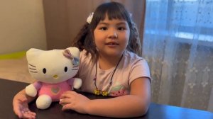 Сколько лет HELLO KITTY?| У Hello Kitty есть семья, но нет рта?| ШОК