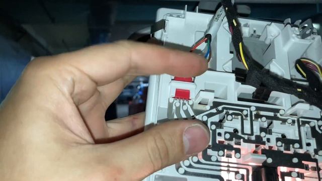 Audi q3 куда подключить видеорегистратор/ Audi q3 where to connect the DVR смотреть онлайн