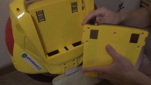 Съёмная батарея на KingSong KS-14B смотреть онлайн