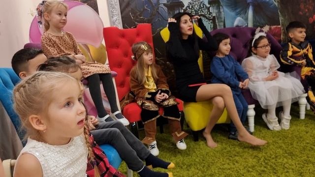 Ника с одноклашками попала в сказку! 1 часть