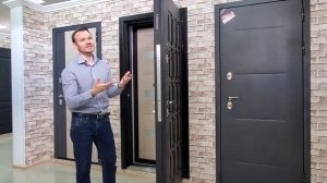 Входная дверь Английская решетка цвет Платан черный / Айс матовый