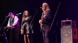 Поющие гитары