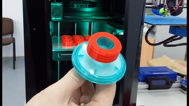 3D-печать против коронавируса: В Ноябрьске запустили производство переходников для масок с фильтрам смотреть онлайн