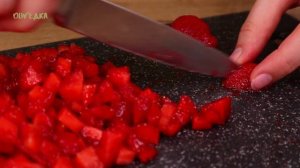 Нежные ?КЛУБНИЧНЫЕ Булочки в СМЕТАННОЙ ЗАЛИВКЕ. Просто сворачиваю, а затем нарезаю | Оливьедка