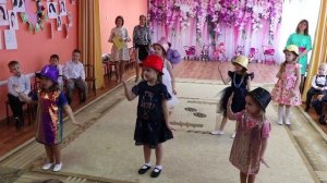Песня «Я на мамочку похожей быть хочу»