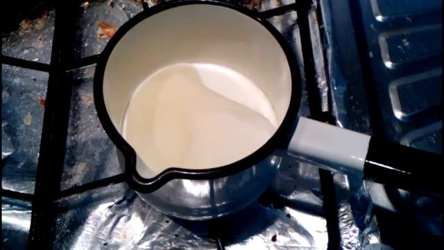 Что будет если замерзшее молоко закипятить на огне? смотреть онлайн