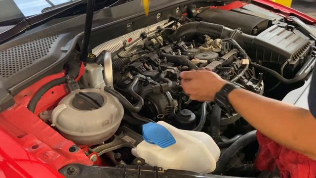 How to carry out engine service on VW GOLF R MK7 2.0 TSI смотреть онлайн