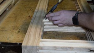 Шкаф из фанеры, часть III. Застеклённые и сетчатые фасады