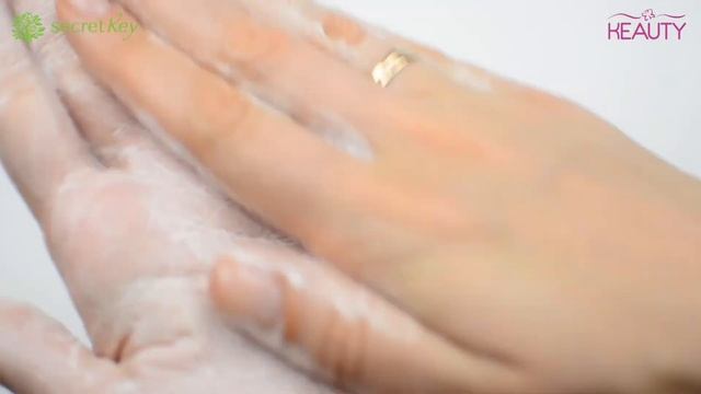 Мыло для очищения и сужения пор Secret Key Black Out Pore Cleansing Bar смотреть онлайн