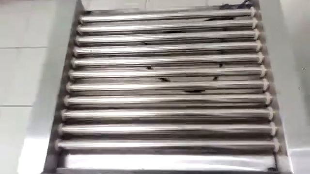 РОЛИКОВЫЙ ГРИЛЬ С ОТСЕКОМ ДЛЯ БУЛОЧЕК смотреть онлайн