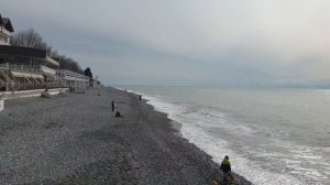 Пляж у ресторана Прибой. Ротонда. Причал. Лазаревское Сочи. Зимняя погода. 2 февраля 2023