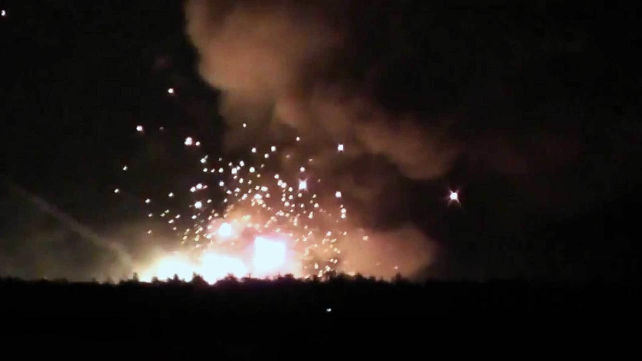 В Винницкой области горит крупнейший на Украине склад с боеприпасами, эвакуированы тысячи жителей