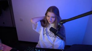 Строго донатит последние деньги Гаечке под меф*м