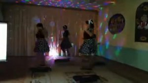 Танец воспитателей со степами