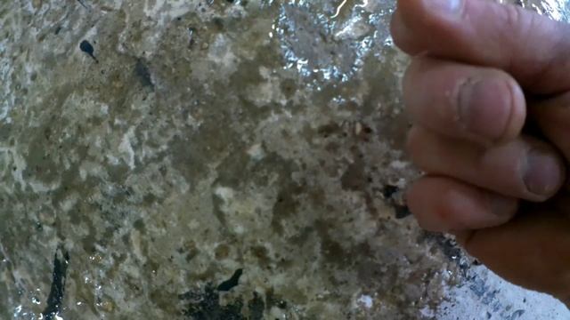 Посмотрите видео жидкое стекло на пол.