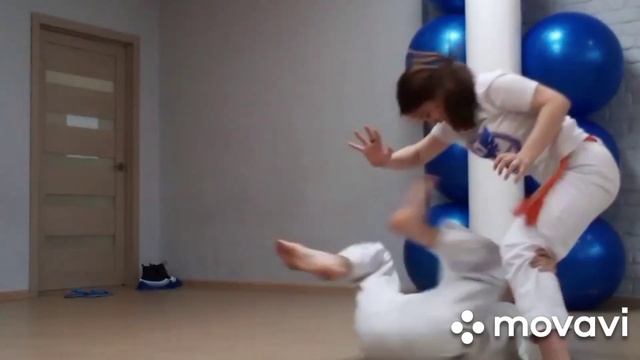 Capoeira + BJJ / Tesoura - Role - Berimbolo - Tesoura De Frente смотреть онлайн