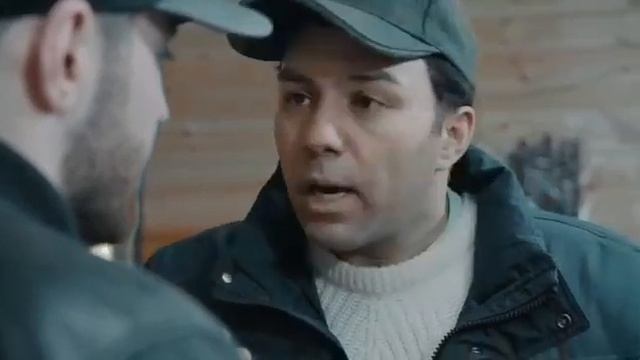 Социальный ролик, продавец продуктов помог дедушке